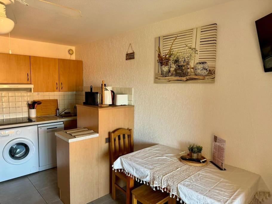 En Bord De Apartment *