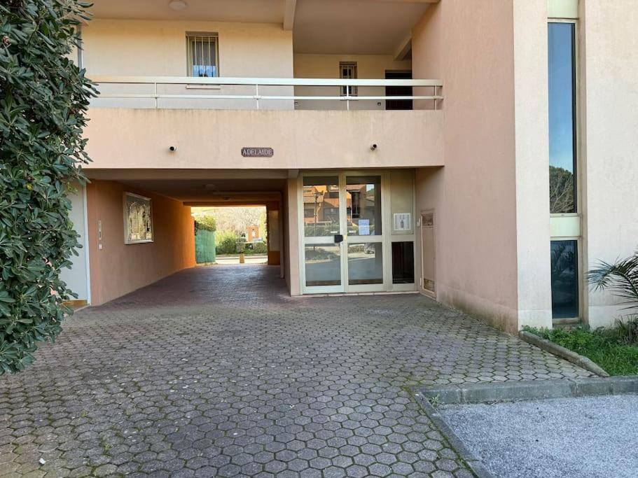 En Bord De Apartment